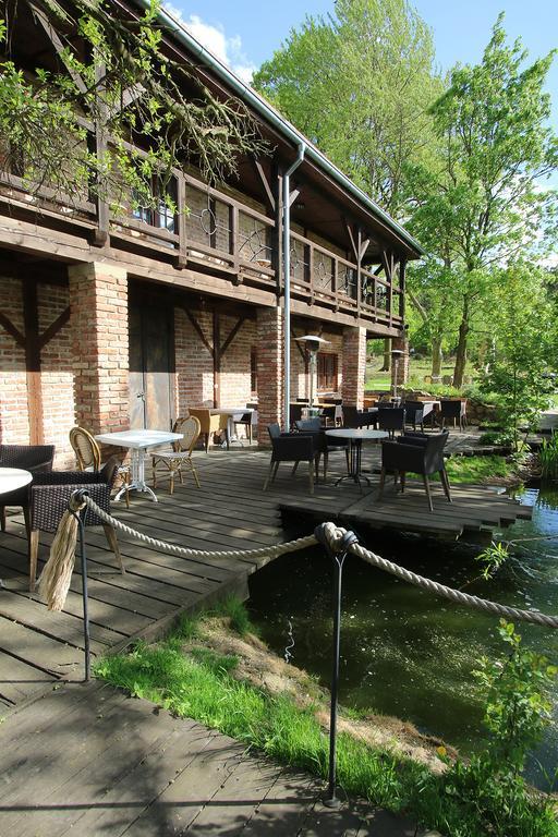 Areal Botanika Hotel Unhošť Екстериор снимка