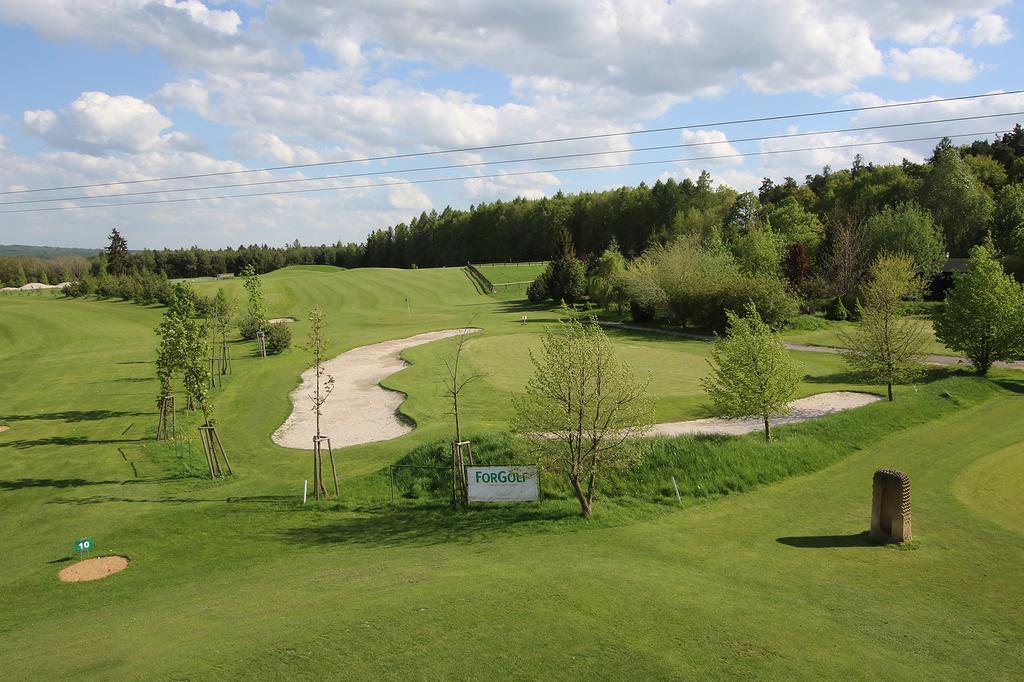 Areal Botanika Hotel Unhošť Екстериор снимка