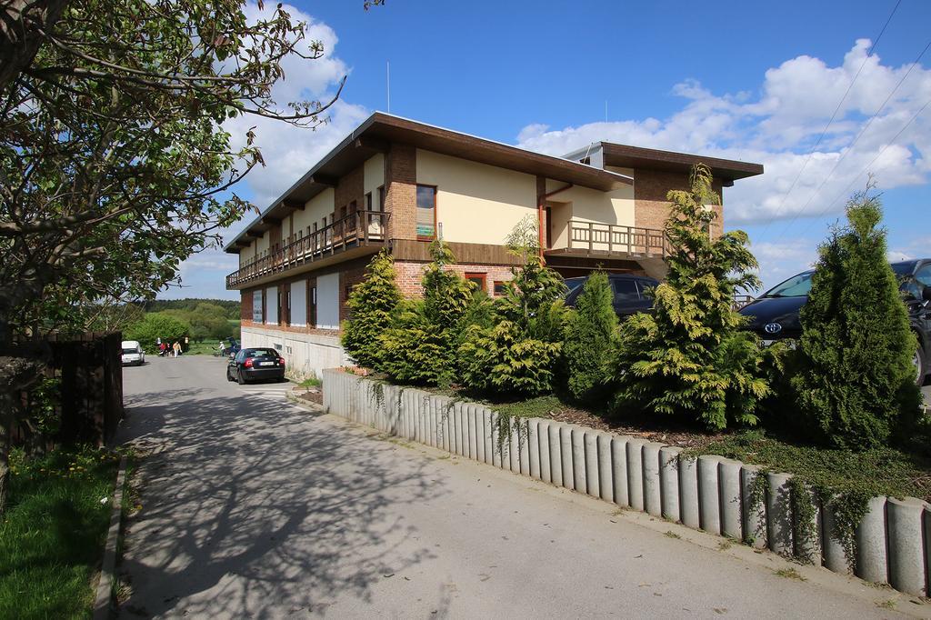 Areal Botanika Hotel Unhošť Екстериор снимка