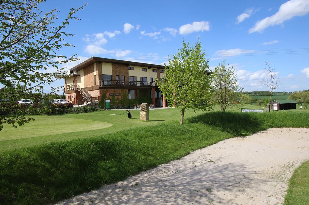 Areal Botanika Hotel Unhošť Екстериор снимка