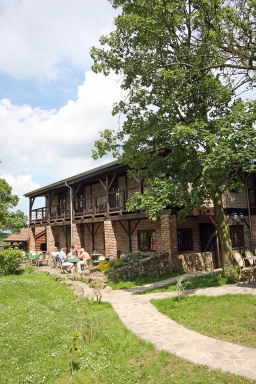Areal Botanika Hotel Unhošť Екстериор снимка