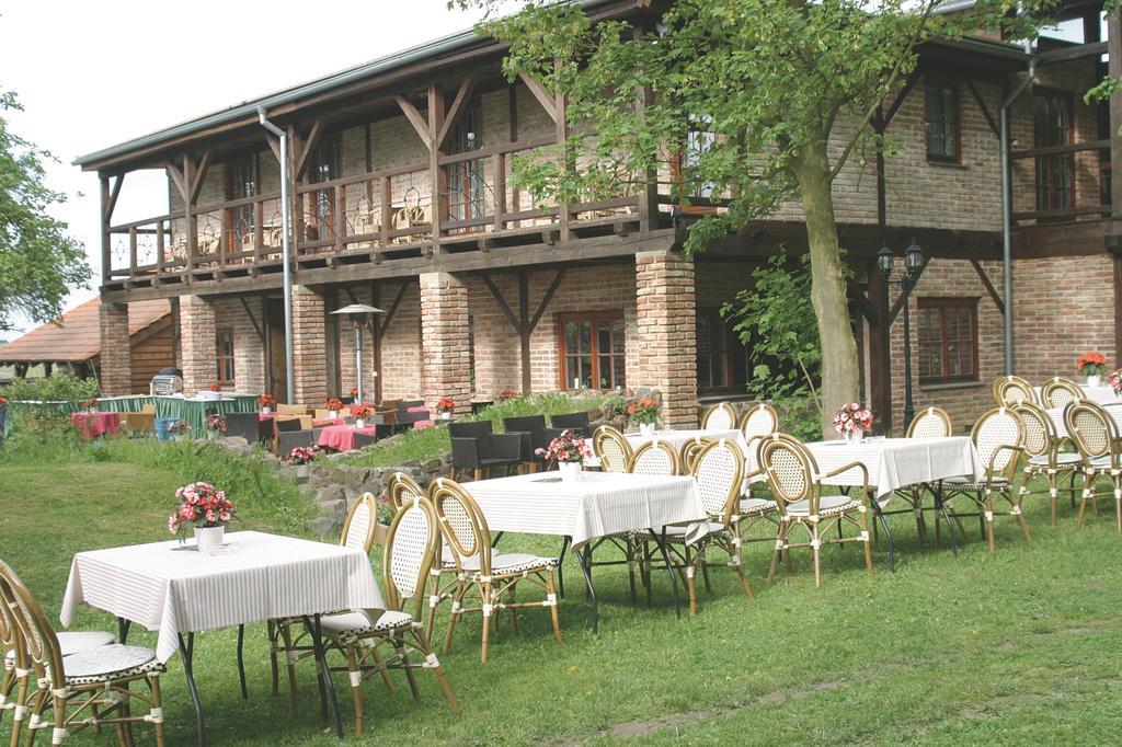 Areal Botanika Hotel Unhošť Екстериор снимка