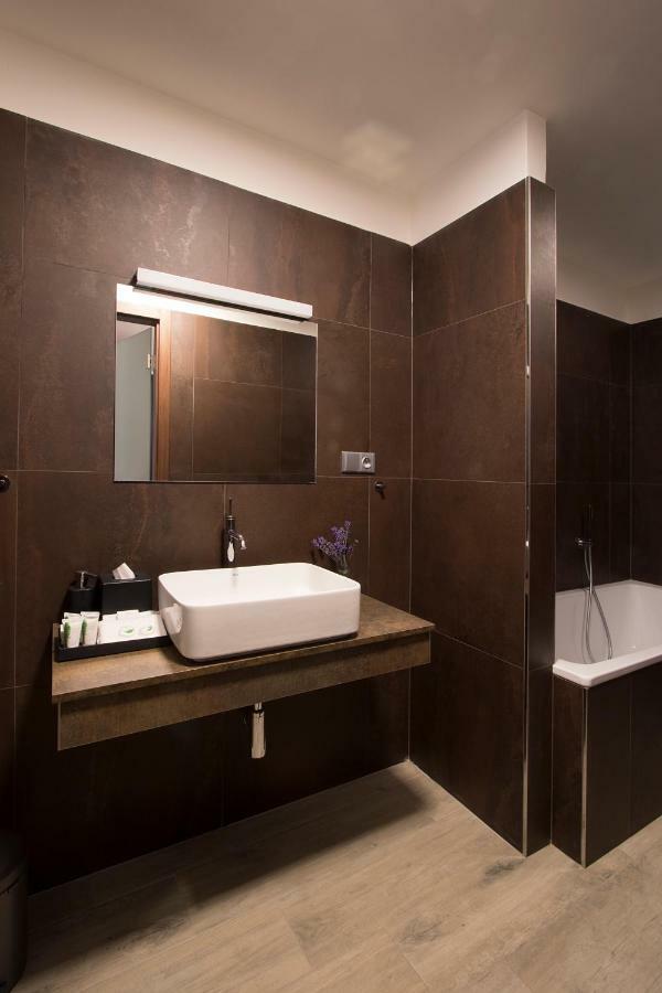 Areal Botanika Hotel Unhošť Екстериор снимка