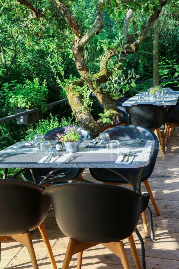 Areal Botanika Hotel Unhošť Екстериор снимка