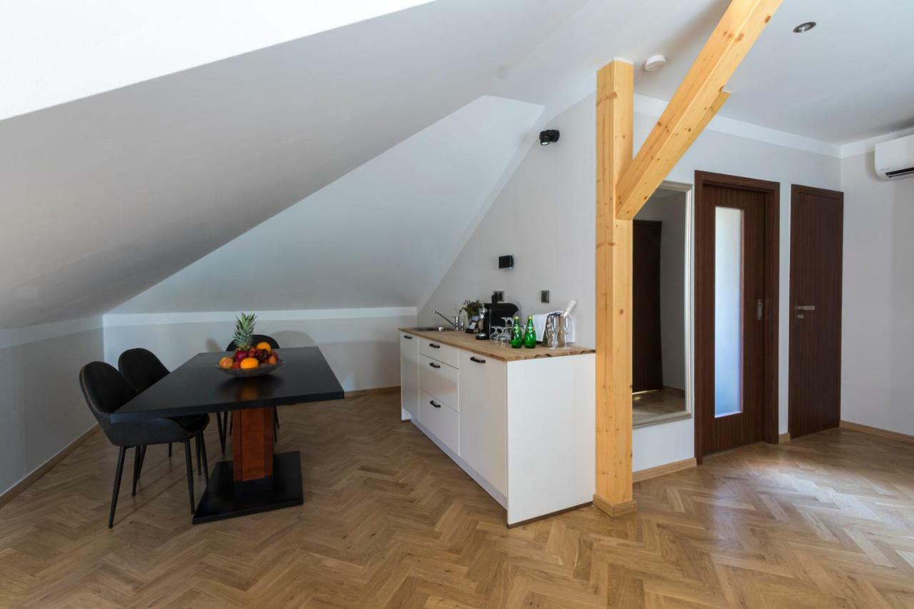 Areal Botanika Hotel Unhošť Екстериор снимка