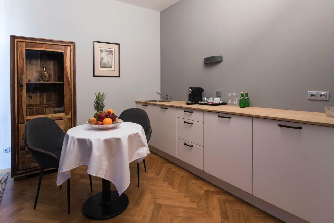 Areal Botanika Hotel Unhošť Екстериор снимка