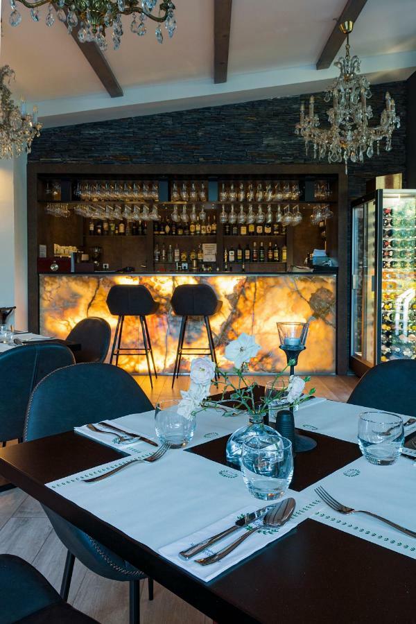 Areal Botanika Hotel Unhošť Екстериор снимка