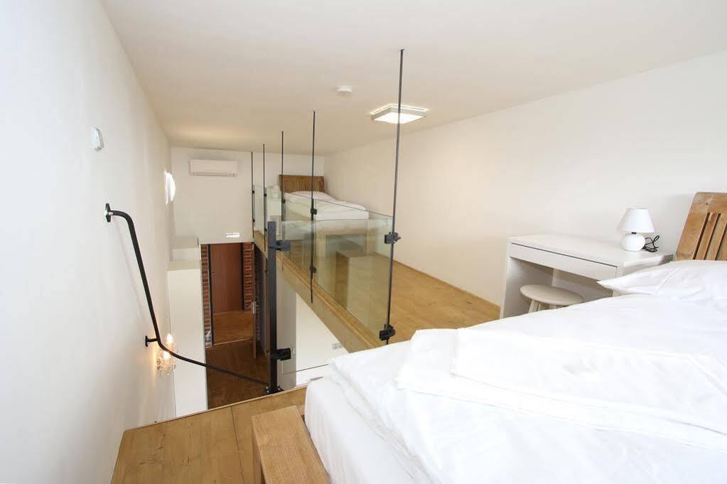 Areal Botanika Hotel Unhošť Екстериор снимка